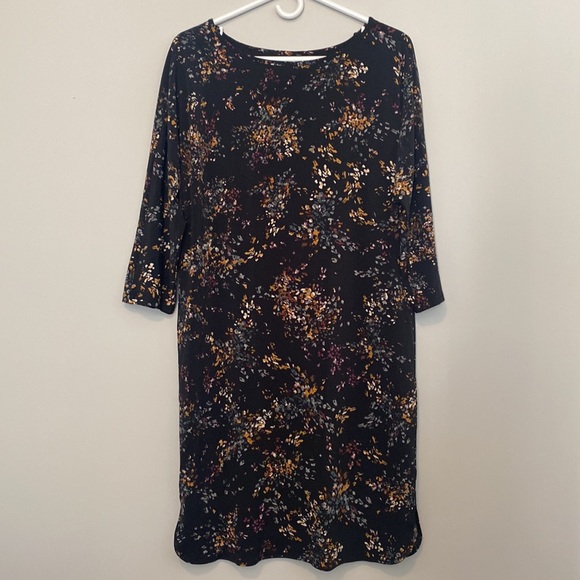 NWT Le Chateau long sleeve belted flower print dress. Size M. - Picture 2 of 9
